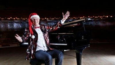 Sigurd Barrett giver julekoncert for hele familien i Magleby Kirke.