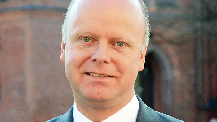 Ein Proträt von Oliver Albrecht, Propst für Rhein-Main mit Dienstsitz in Wiesbaden