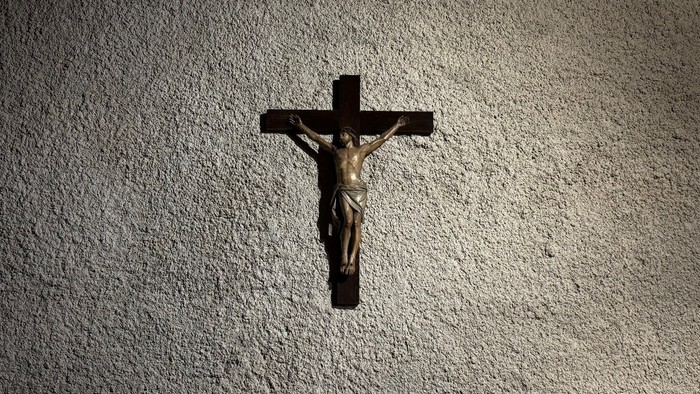 Kreuz im Foyer von St. Norbert