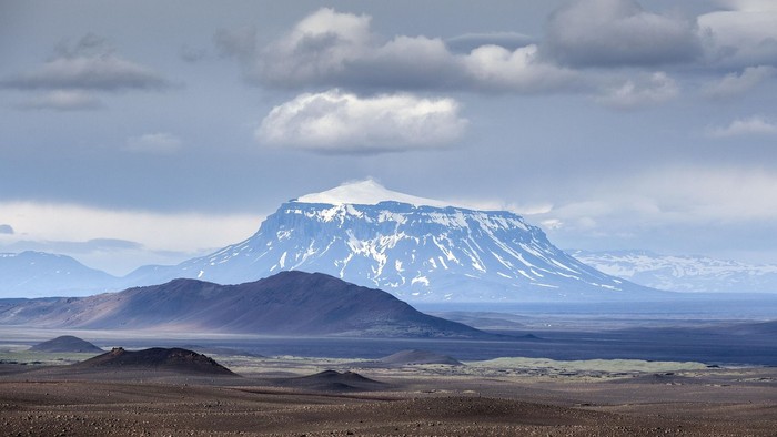 Schneebedeckte Berge in Island