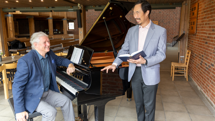 To old mænd ved piano