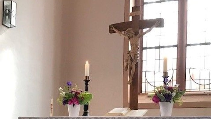 Altar in der Kirche in Ottlar