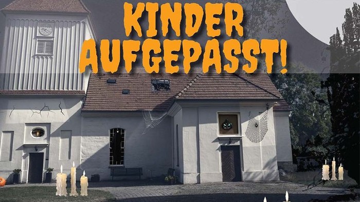 Dorfkirche mit Slogan 