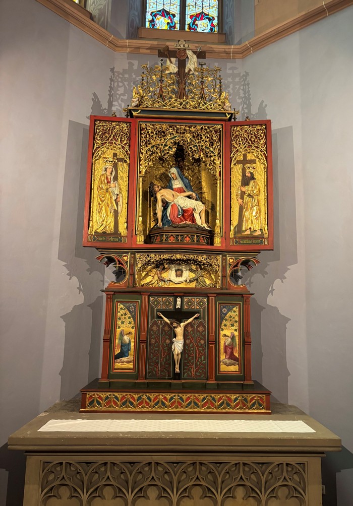 kreuzaltar neu.jpg