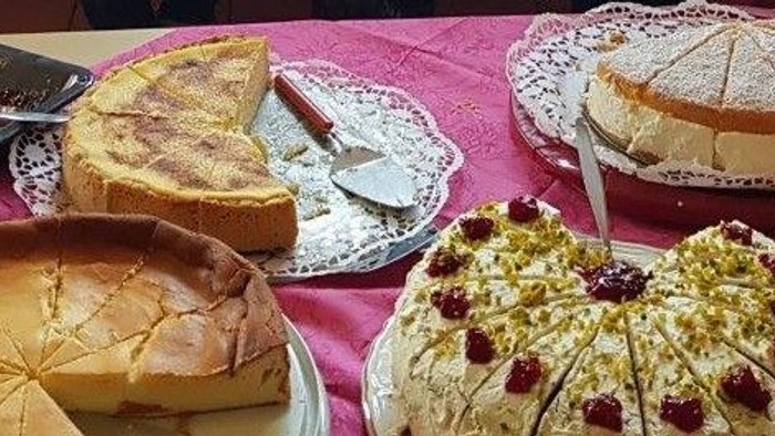 Das Bild zeigt verschiedene Sahnetorten