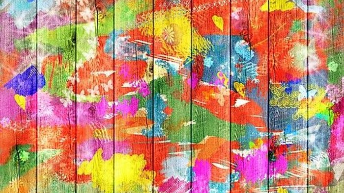 Bunte abstrakte Kunst auf Holzwand