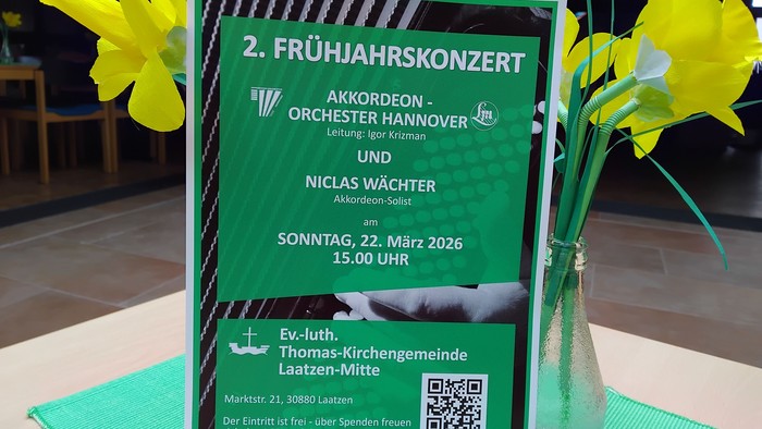 Osterglocken und Konzertplakat