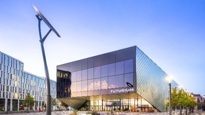 Futuristisches Gebäude aus Glas