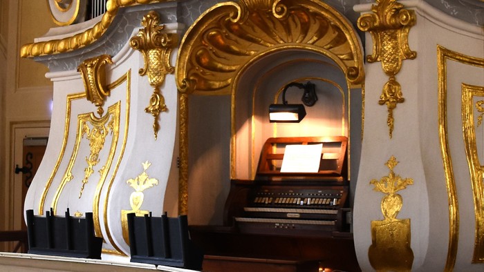 Spieltisch der Orgel Weesenstein