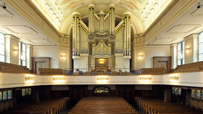 Orgel in der Auferstehungskirche in Oberkassel