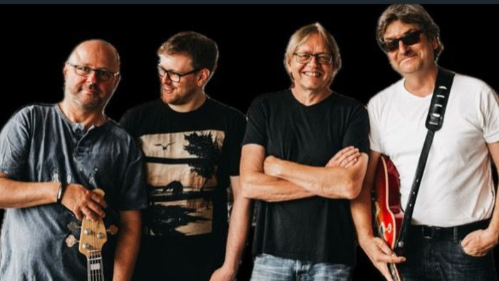 Plakat zur Bewerbung eines Mai-Konzerts und Tanzveranstaltung von Papas Best am 30. April 2026 mit Ticketinformationen.