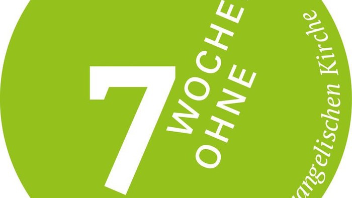 Das Bild zeigt ein grünes Kreis-Symbol mit der Zahl 7 und dem Text 