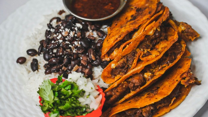 Teller mit Lateinamerikanischen Spezialitäten