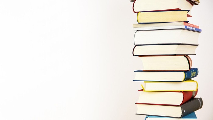 Stak af bøger