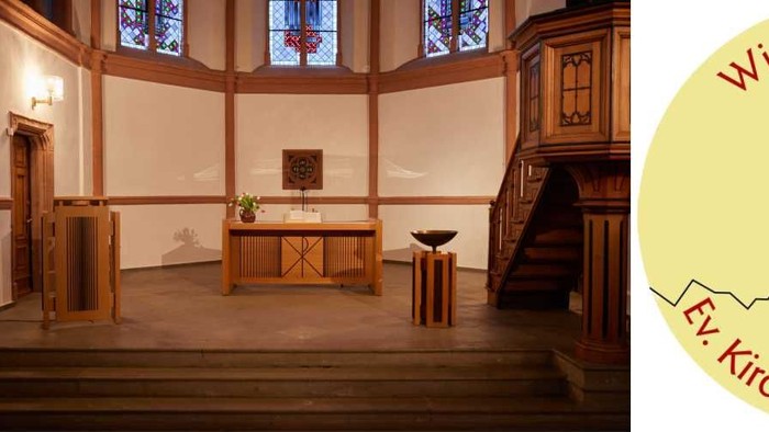 Links eine Kirche, Mitte ein Innenraum mit Holz, rechts ein Logo mit Text und Kirche
