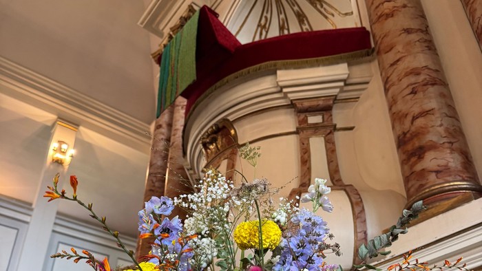 Blumen Kanzel