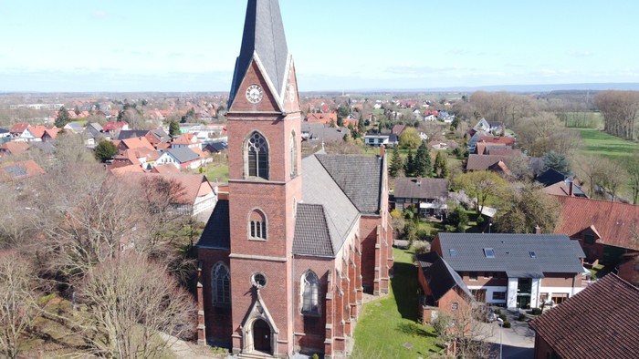 Luftbild Kirche Lahde
