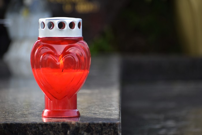 lamp-6584232_by_GoranH_pixabay_pfarrbriefservice.jpg