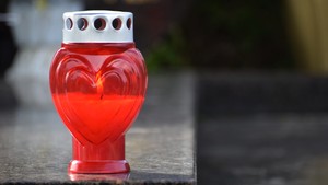 lamp-6584232_by_GoranH_pixabay_pfarrbriefservice.jpg