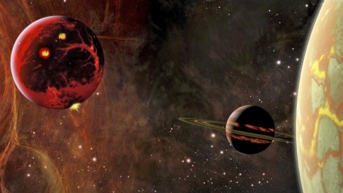 Kosmische Szene mit einem feurig roten Stern, einem Gasriesen und einem üppigen Planeten inmitten wirbelnder Nebel und Sterne.