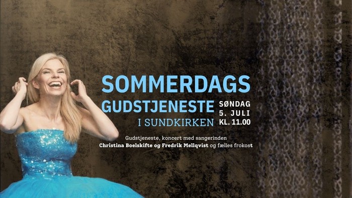 Plakat til sommergudstjeneste med en sanger i blå kjole, planlagt til den 5. juli kl. 11.00.