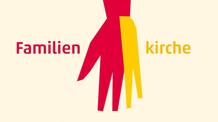 Logo der Familienkirche mit nach unten ausgestreckter Hand, die halb rot und halb gelb ist, dazu Text 'Familienkirche