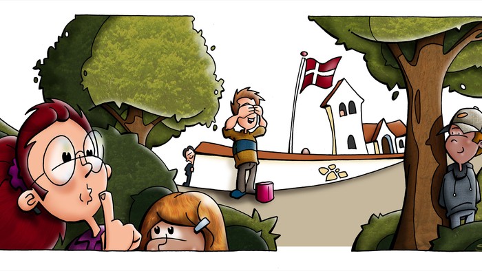 En tegnefilmsscene med tre skæbnefigurer i en trætopp og et hus i baggrunden