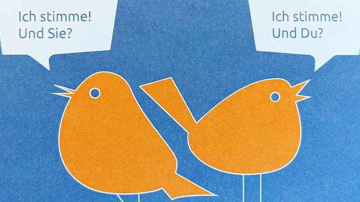 Zwei Vögel sprechen in Sprechblasen: 