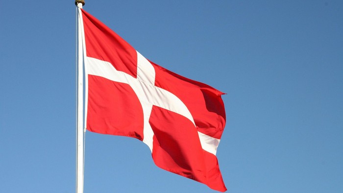 Det danske flag, rødt med hvidt kryds