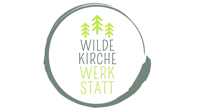 Das Logo zeigt drei Bäume und den Text 