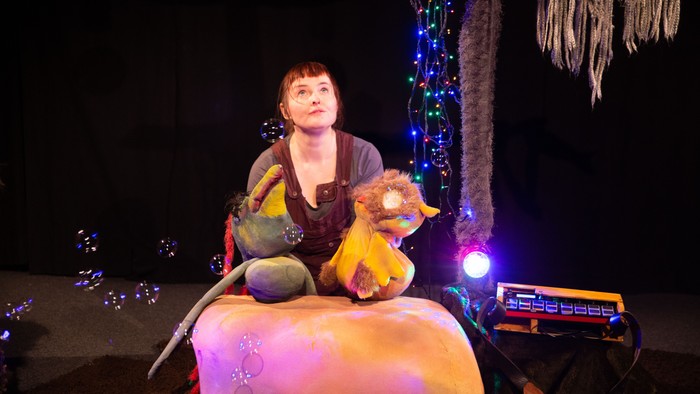 Schauspielerin im Theaterstück 