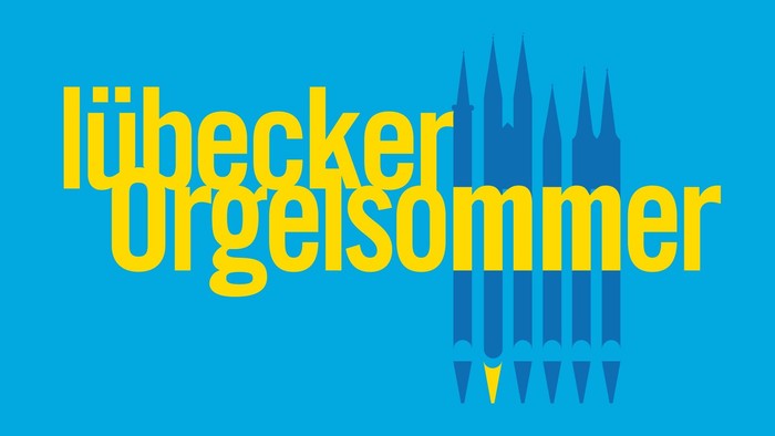 Logo für das Lübeck Urgelsommer-Festival mit kräftigem gelben Text und stilisierten blauen Segel-Silhouetten.