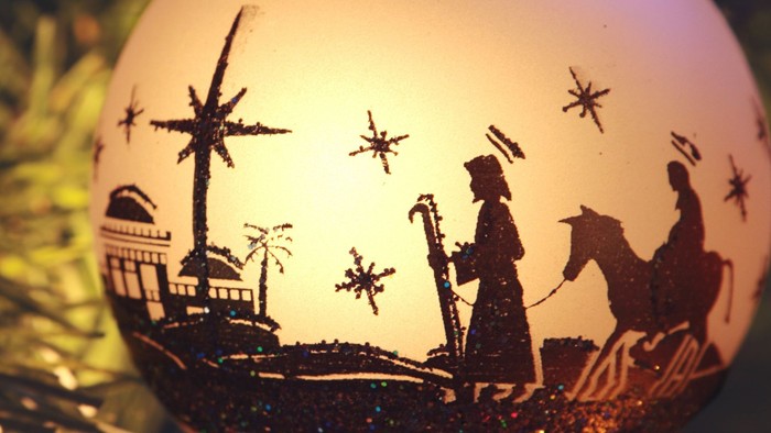 Christbaumglocke mit Weihnachtsszene