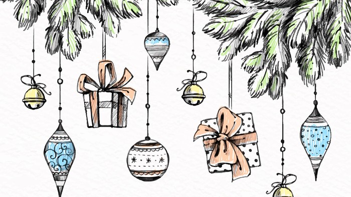 Das Bild zeigt Weihnachtsdekorationen mit Geschenken und Ornamenten an Tannenzweigen