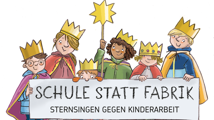 Kinder halten ein Banner mit der Aufschrift *„Schulstart Stoff“*.