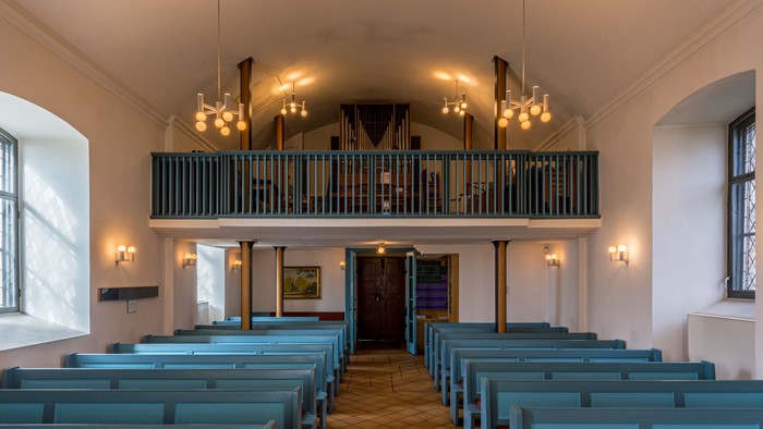 Dorfkirche Alt-Wittenau mit Blick auf die Orgelempore