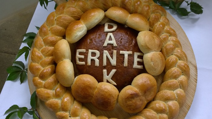 Dekorativer Brotring mit der Aufschrift