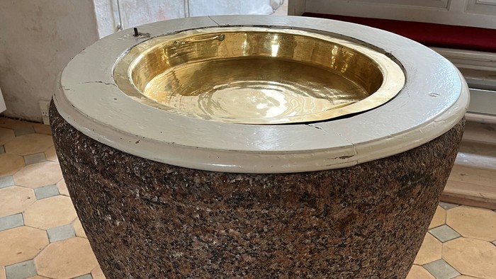 Døbefont i Broager kirke
