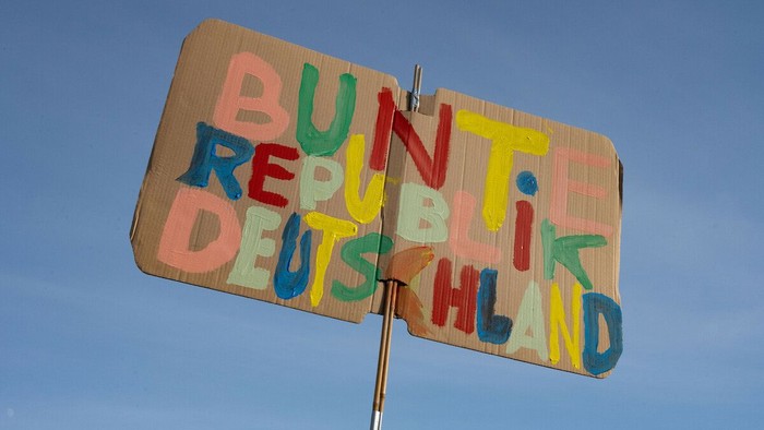 Bunter Protestschilder mit Aufschrift 