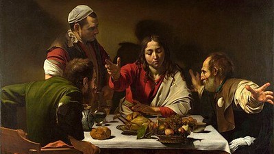 Eine dramatische Darstellung des Letzten Abendmahls mit intensiven Gesichtsausdrücken und einem von Kerzenlicht beleuchteten Tisch.