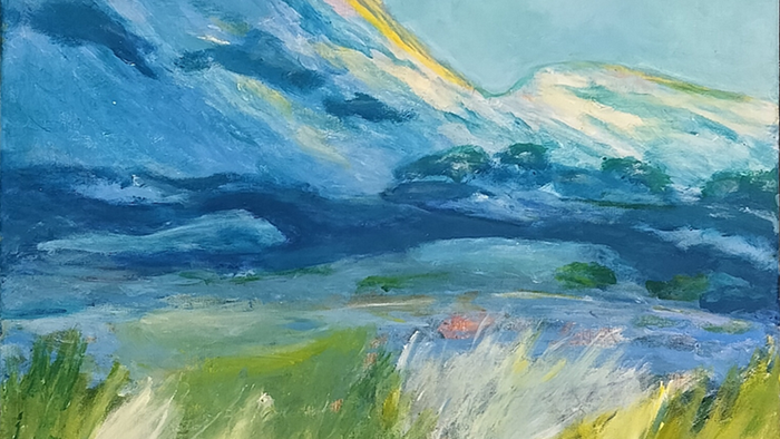 Landskabsmaleri med mørke skyer og grønne marker