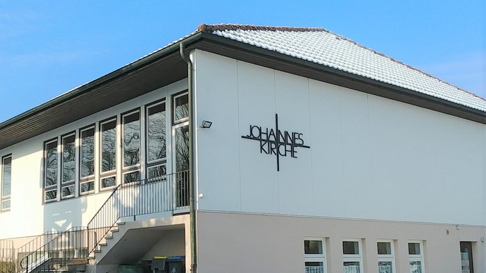 Die Johanneskirche in Eisenach Nord im Schnee