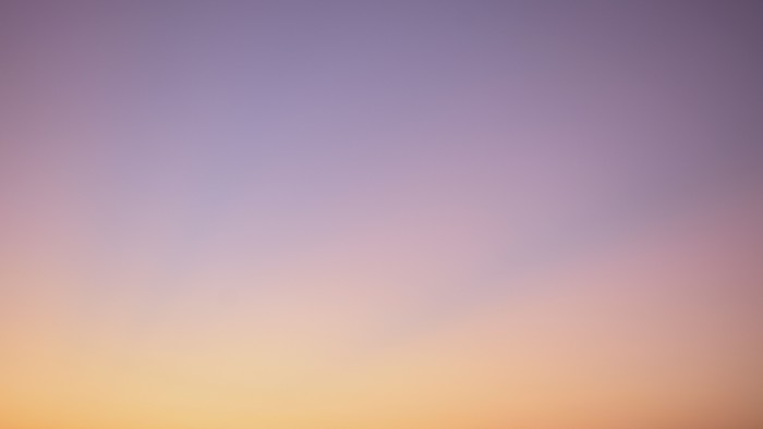 Ein farbenfroher Himmel bei Sonnenuntergang