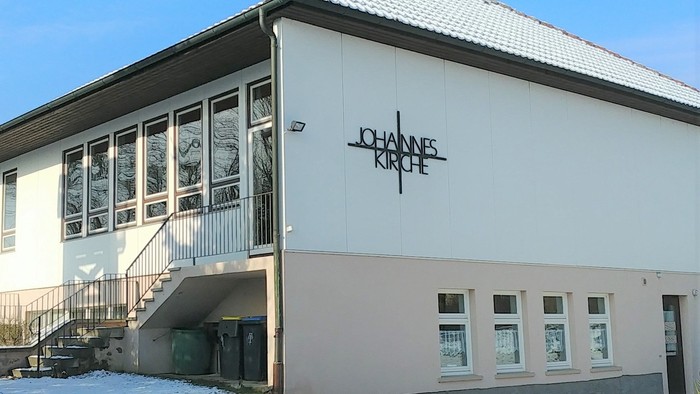 Die Johanneskirche in Eisenach Nord im Schnee