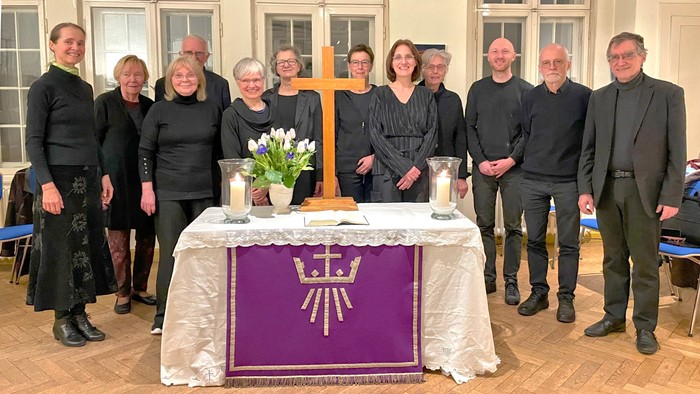 Chor Waidmannslust hinter dem Altar im Pfarrhaus