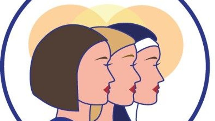 Drei Frauen mit verschiedenen Haarfarben, die im Kreis zusammenstehen.