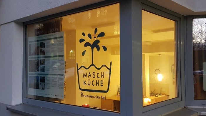 Das Schaufenster eines Ladens mit der Aufschrift