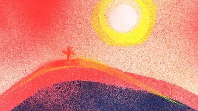 Lebhafter Sonnenuntergang über einem Hügel mit einem Kreuz-Silhouette vor dem leuchtenden Himmel.