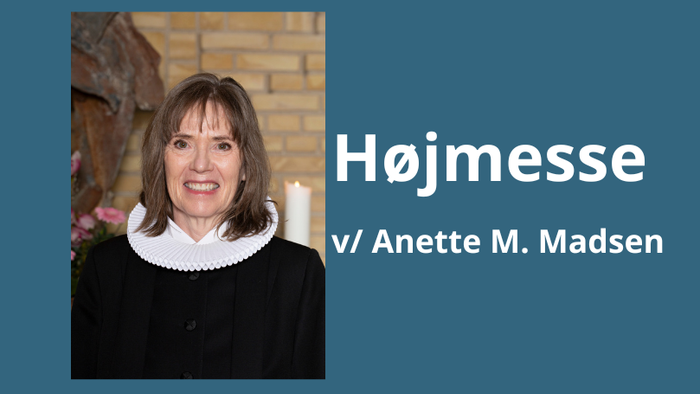 Kvinde i præstekjole med teksten 