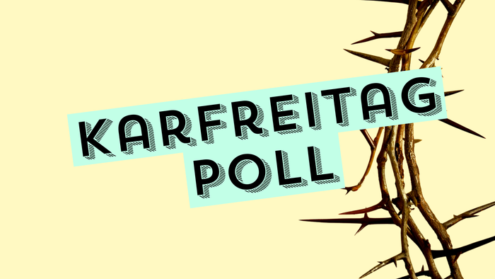 Blaues Schild mit schwarzem Text 